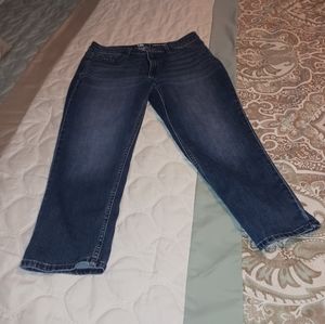 Lee Riders Women's amid Rise Capri's Size 12